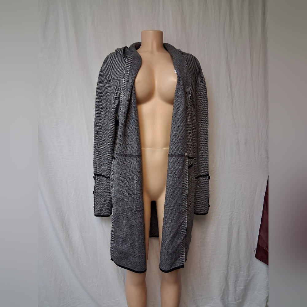Romimona Black and White Knit Cardigan Size 3XL - Picture 16 of 16